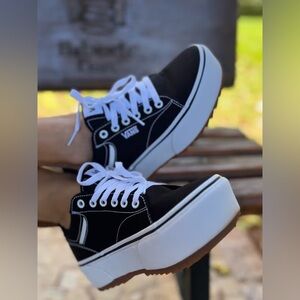 Vans Women's Seldan Platform ST Sneakers